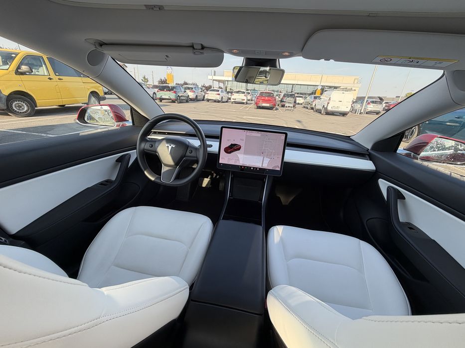 Tesla Model 3 long range 2019 interior alb premium