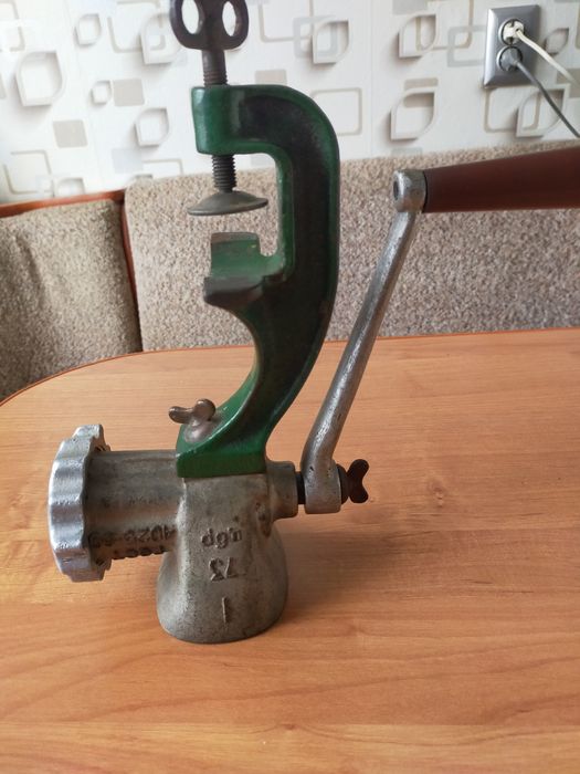 Продам мясорубку советскую 1969.