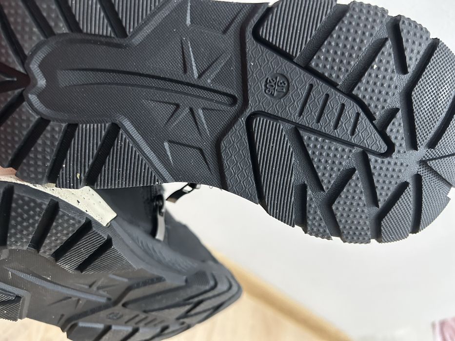 Ботинка новый фирма джип