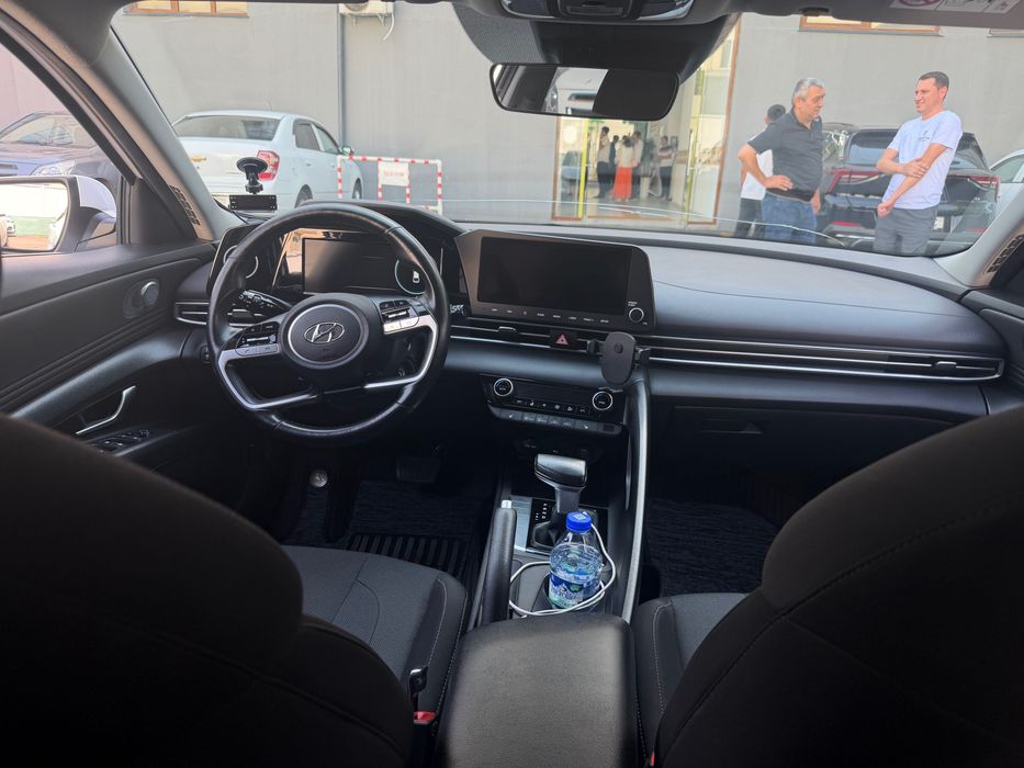 Hyundai Elantra sotiladi!