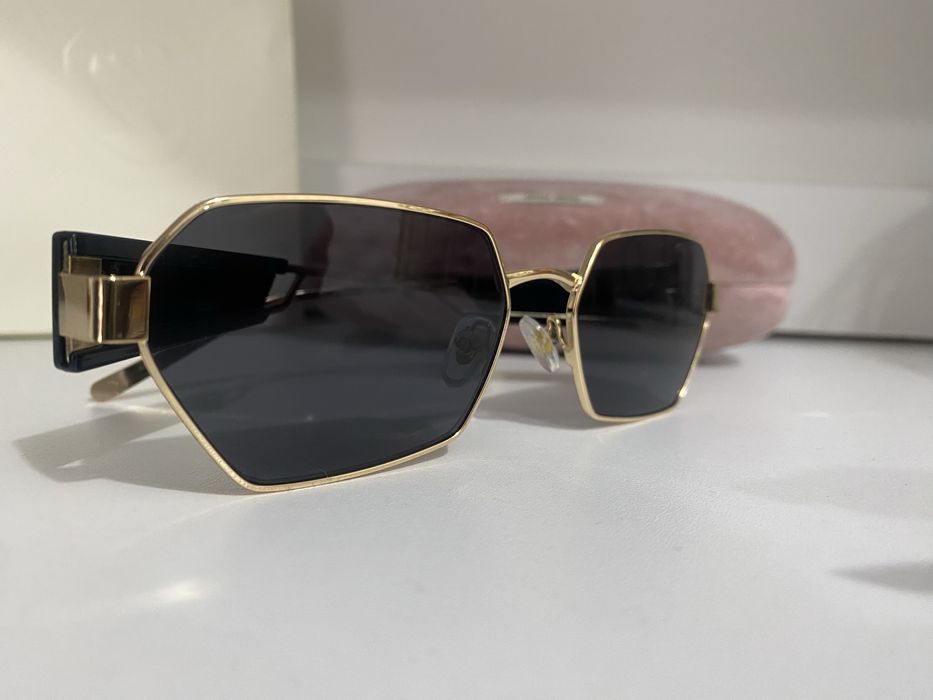 Ochelari de soare miu miu