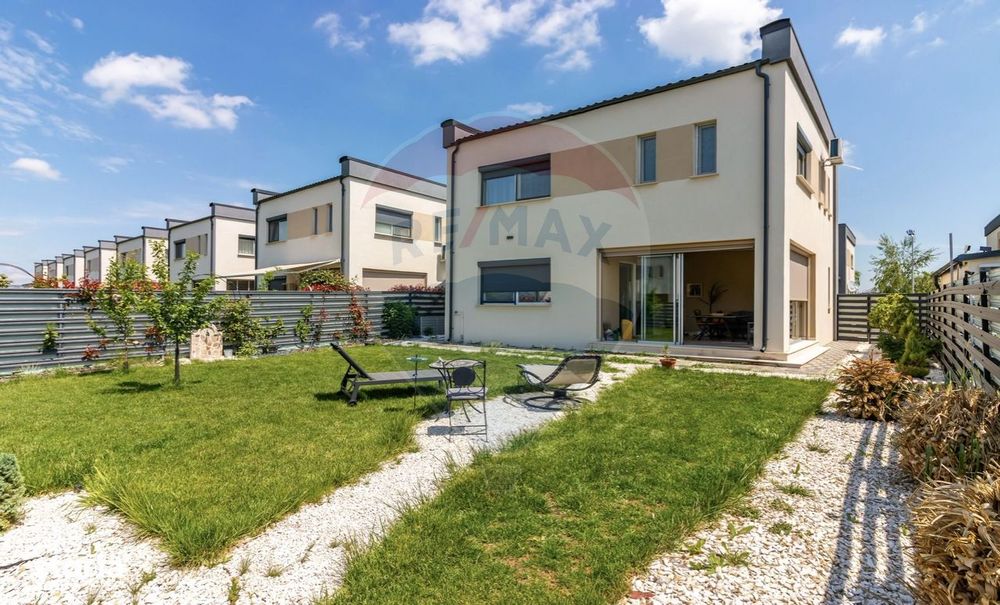 Casă / Vilă cu 4 camere de vanzare in Corbeanca, utilitati