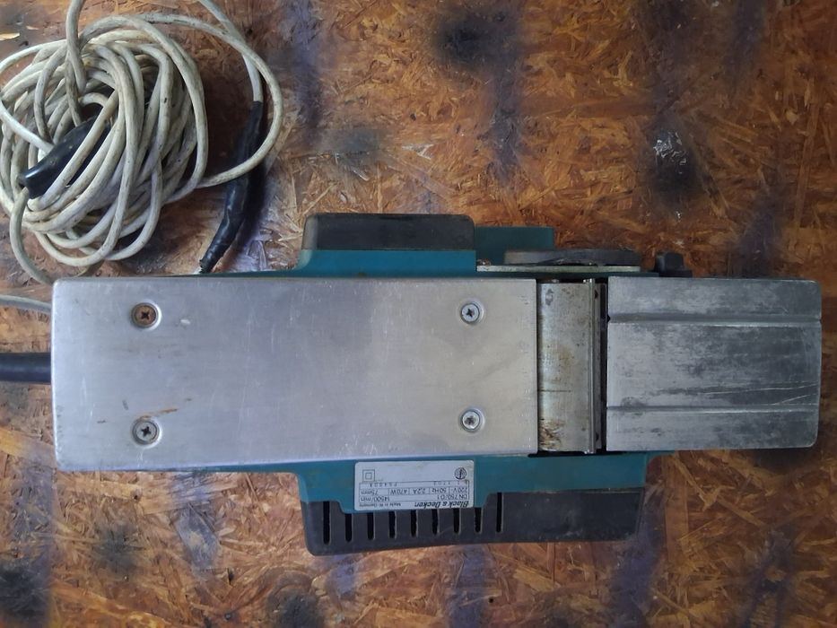 Vând rindea electrică black&decker de 470w