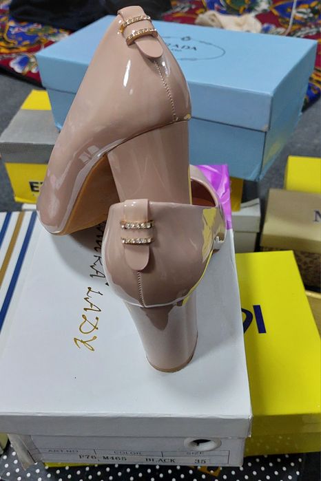 Tufliklar Ayolar uchun