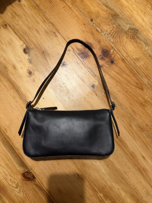 Кожена чата Mango