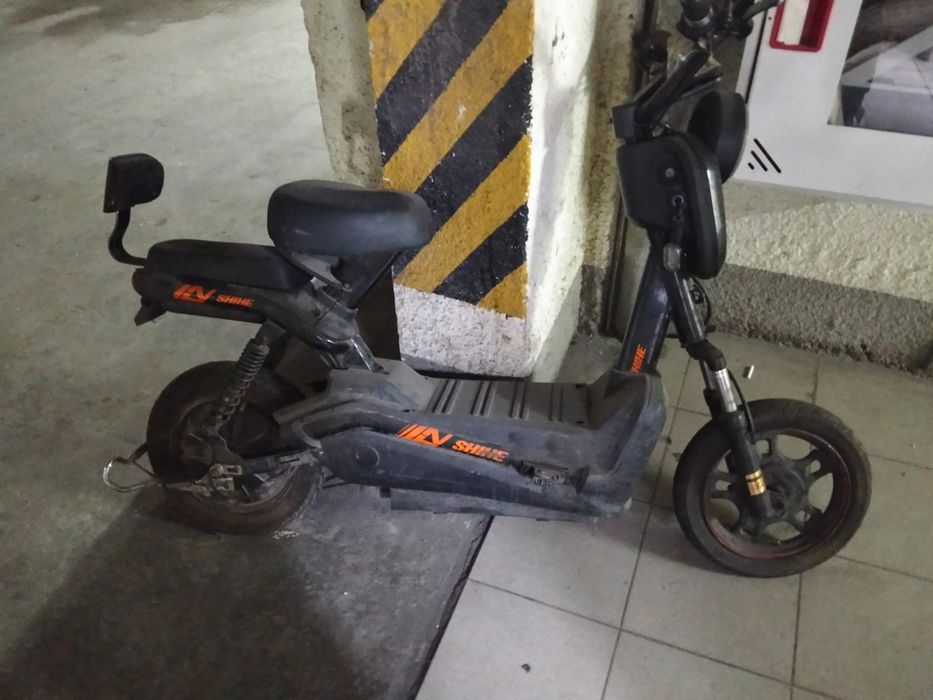 Электро велик 60000 срочна 
800 ватт, 5 аккумулятор. Токтан зарядталад