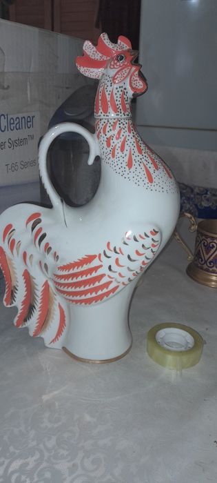 Графин красный петух