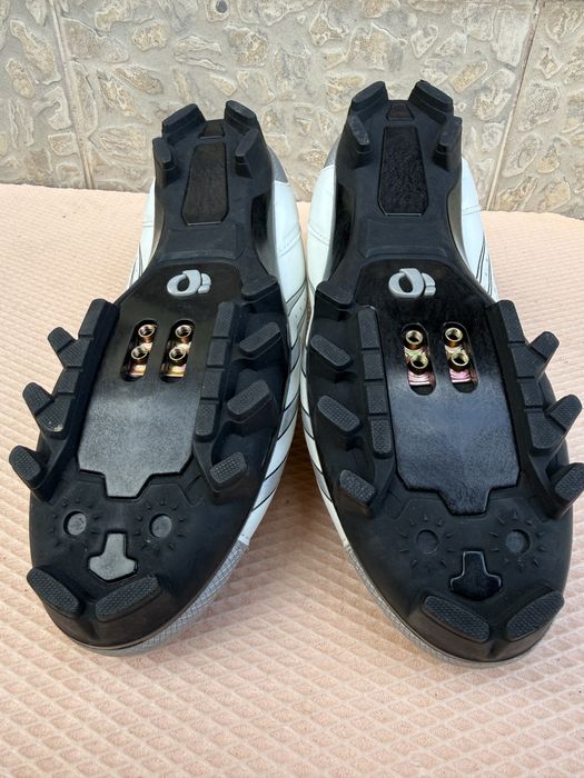Pantofi ciclism MTB Pearl Izumi – NOI – mărimea 41 – albi