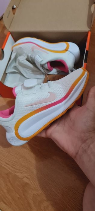 Adidasi nike marimea 29,5 cm