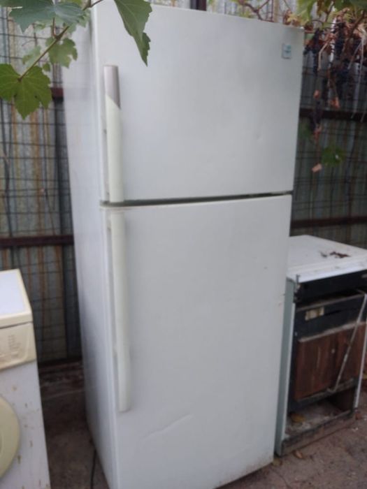 Продам холодильник