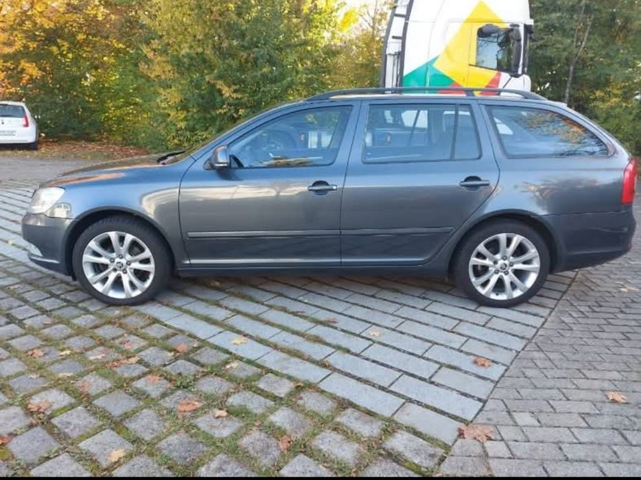 Vând Skoda Octavia, anul 2010, euro 5, adusa pe roti din Germania.