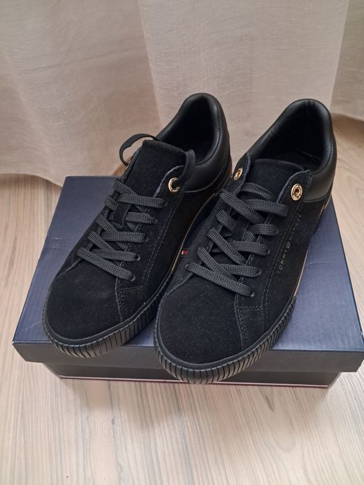 Adidași Tommy Hilfiger