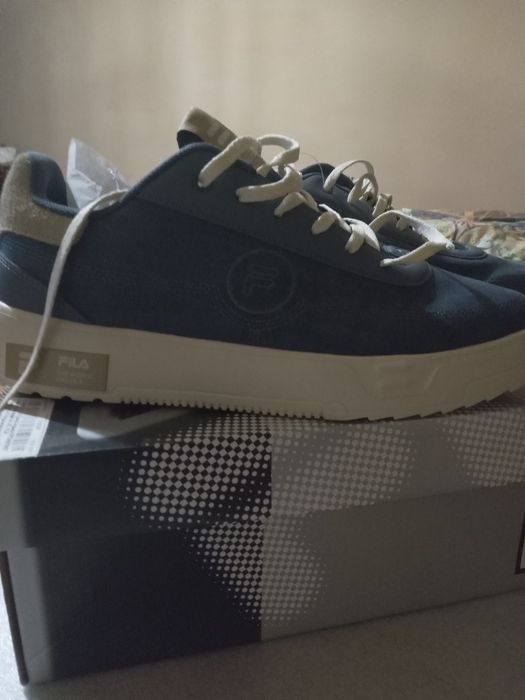 Продам кеды новые