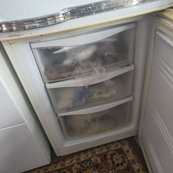 Холодильник бу 12000