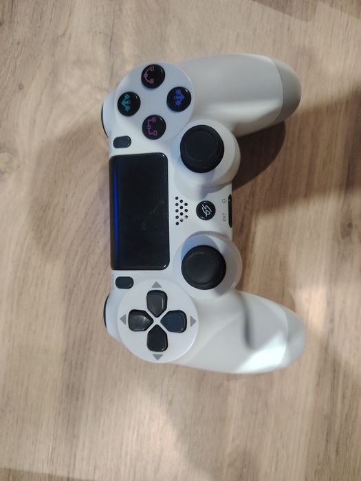 Продаю playstation 4 fat