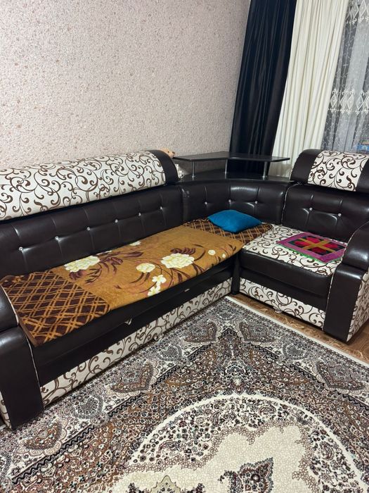 Диван раскладной в комплекте 2 кресла