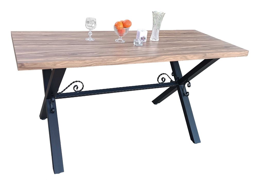 Поръчков, дизайнерски и стабилен. Крак  с орнаменти модел 012