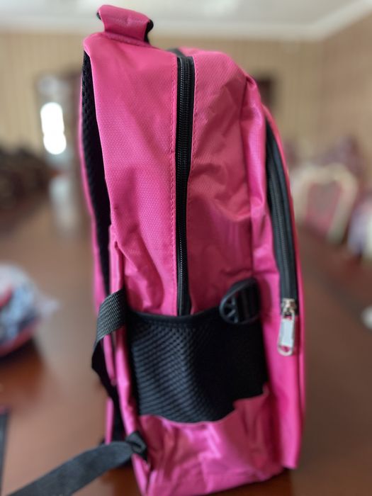 Школьный рюкзак для девочек.