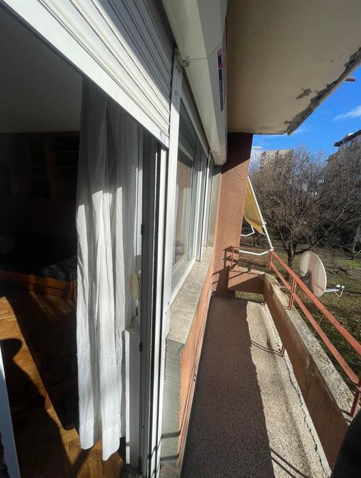 Продава се Тристаен апартамент в София, Белите брези - 63 кв.м за 7 €/кв.м - Снимка #1