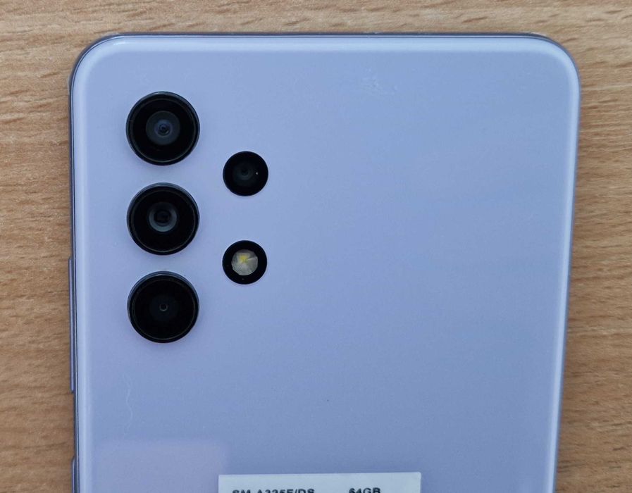 Продам смартфон б/у  Samsung Galaxy A32 (модель 4G)