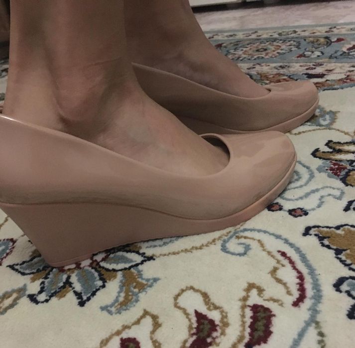 Срочно продам лакированный туфли