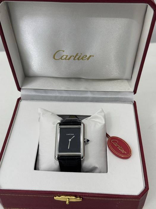 Часы Cartier tank черный