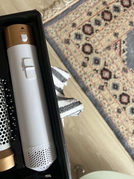 Сешоар Dyson, имитация