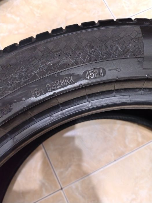 Vând anvelope continental