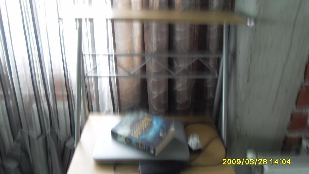 бюро на колелца запазено