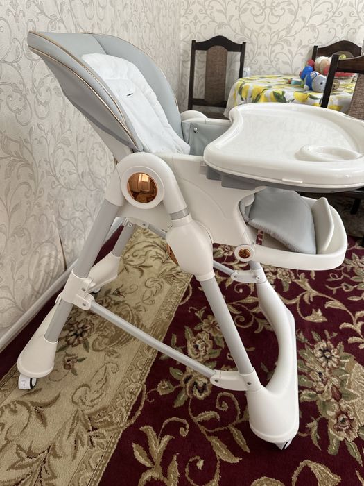 Bolalar ovqat stulchigi holati zor oq seriy aralaw rangda