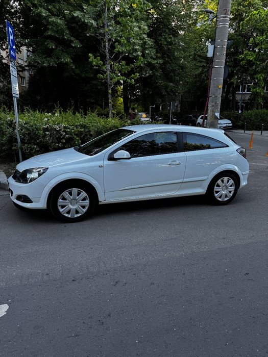 Opel Astra H  GTC. 1.9 CDTI