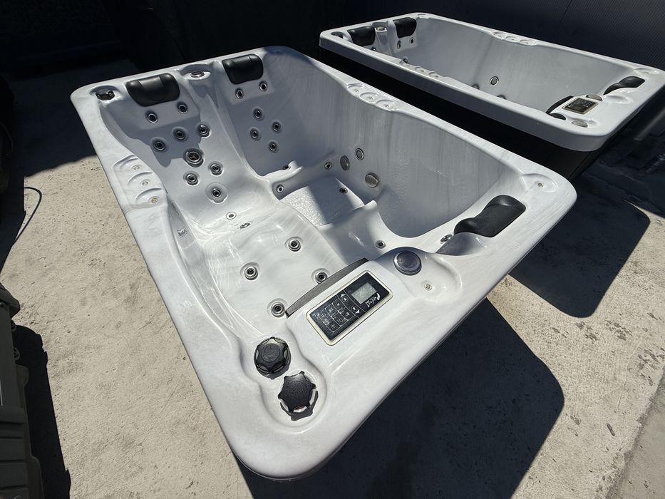 Jacuzzi electric Whirlpool Spa 2022 piscină ciubăr 3 persoane pat fotolii