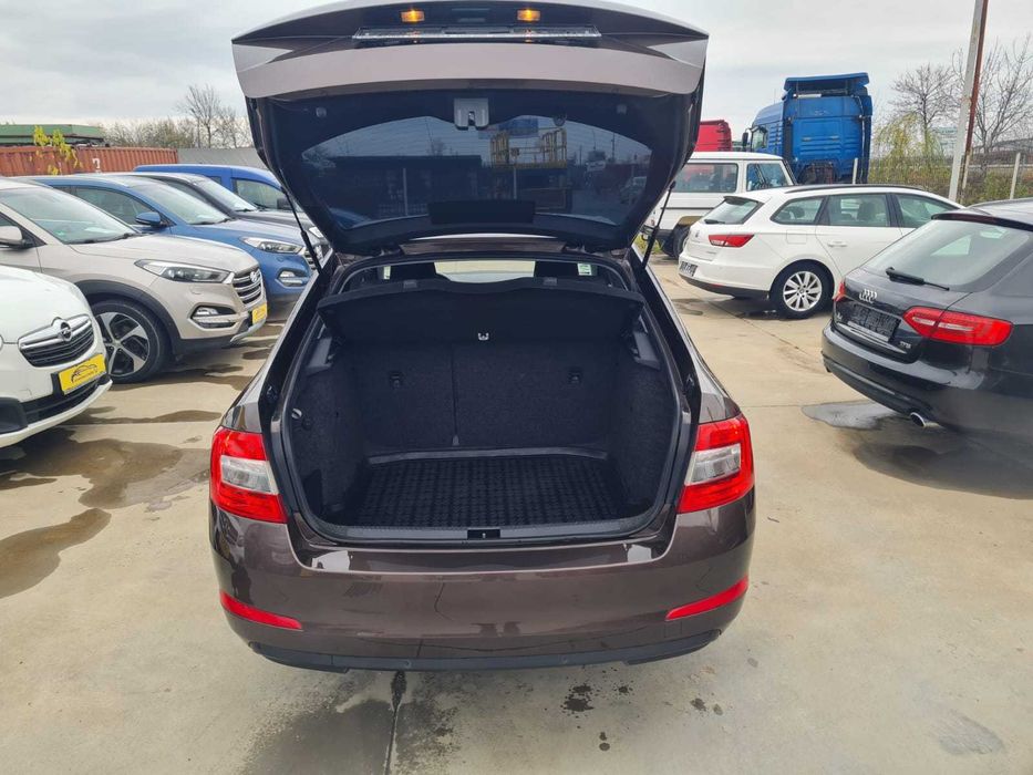 Skoda Octavia III  an 2013  diesel 180.000 km cash sau rate fixe