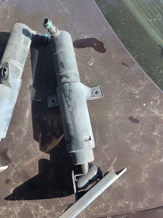 Пръскалки за фарове на Jaguar xf 2012 година