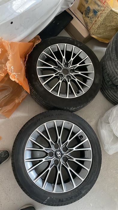 Продам диски с резиной комплект R18