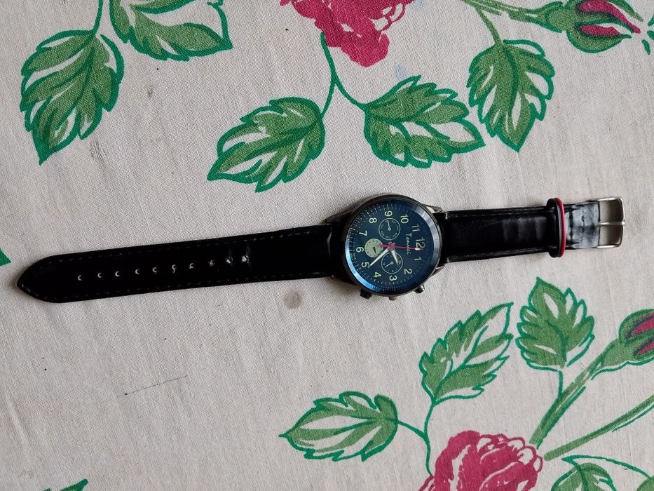 Erkaklar qoʻl soati