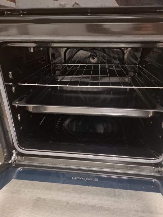 Продам новый духовый шкаф