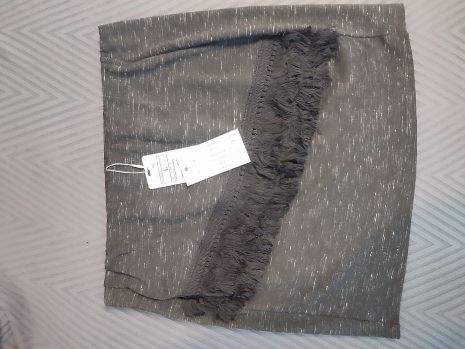 Fusta scurta, marime L, culoare negru cu dungi albe