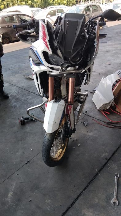 Хонда Африка Туин (Honda Africa Twin 1100)-на части