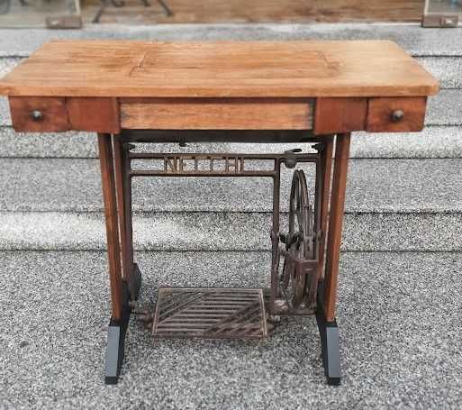 Masina de cusut Necchi