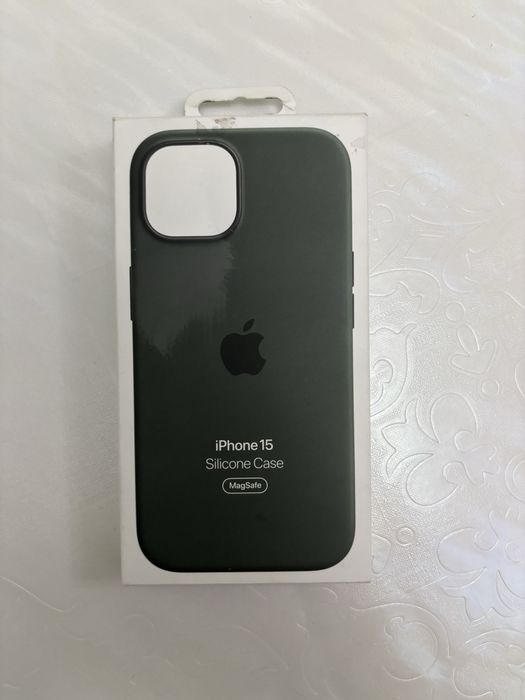 Продам оригинал чехол айфон 15