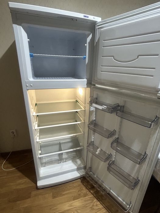 Продам холодильник