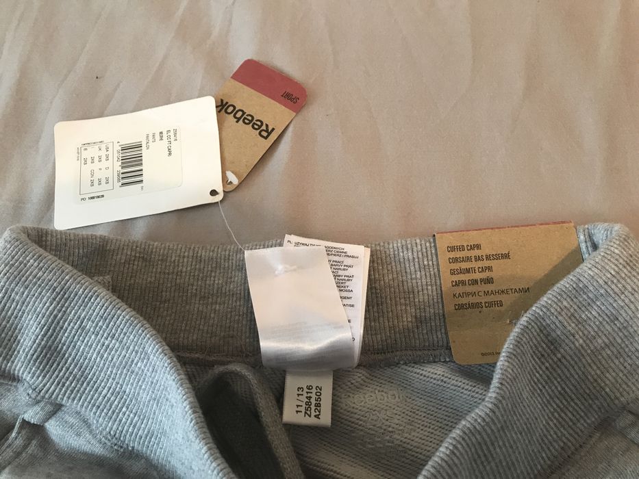 Pantaloni bermude Reebok noi