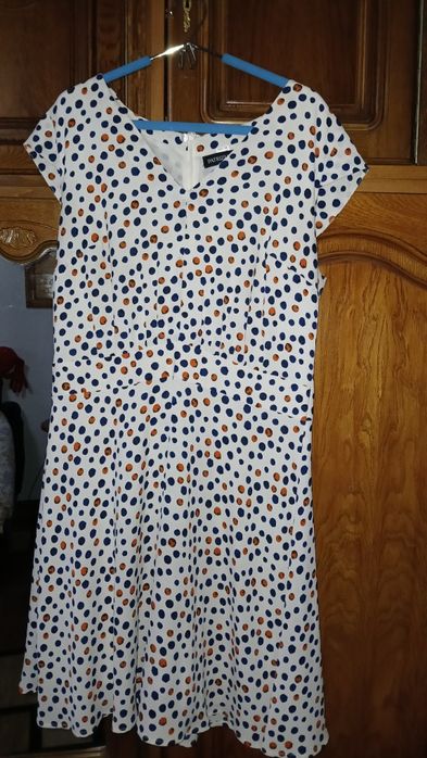 Diferite rochii marimea l-xl