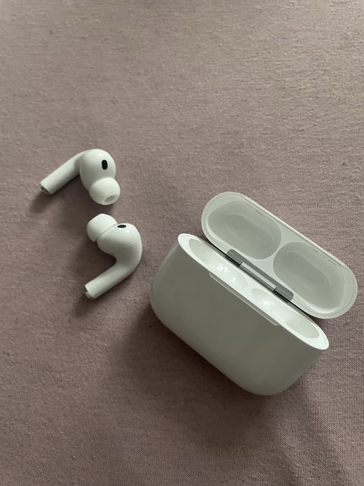 AirPods Pro 3 fara cutie