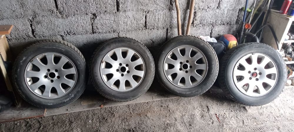Продам зимнюю резину комплект в сборе