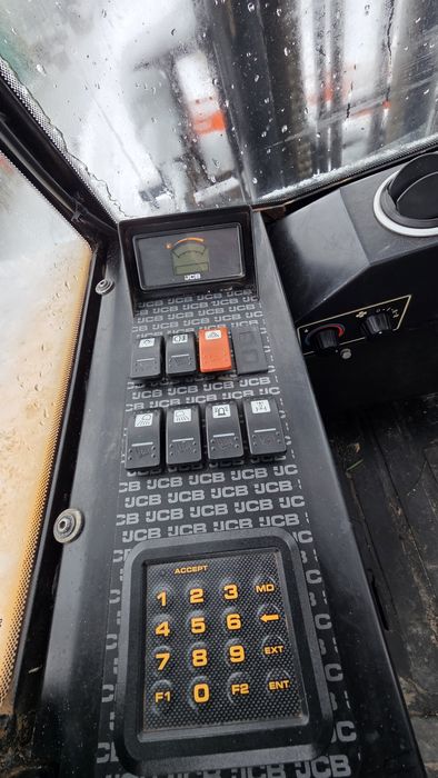 Motosivuitor JCB 930 4X4