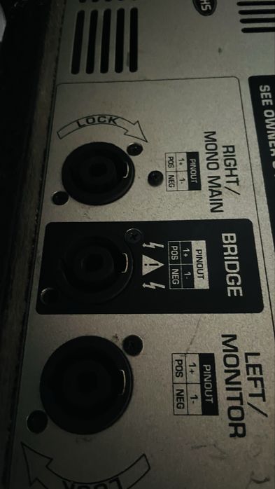 Усилитель и микшер Behringer pmx 2000