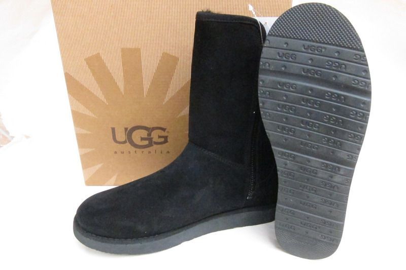 Ugg Classic cu fermoar din piele ! oferta 2026