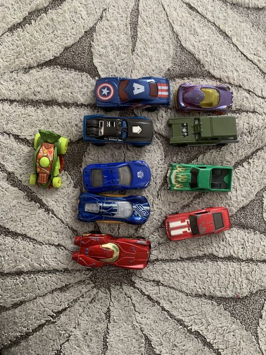 Продам пакет игрушки мальчишек